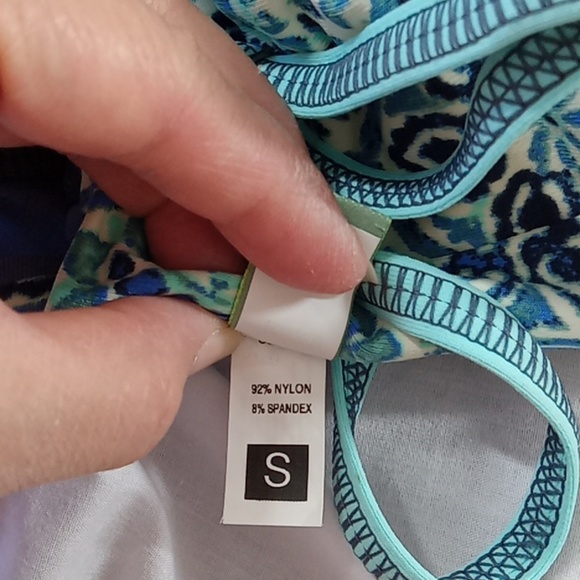 NEW MAAJI REVERSIBLE Bikini Top Blue  Aqua SMALL Swim Vacation Summer Underwire - Picture 8 of 8